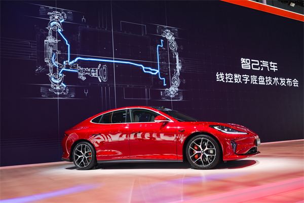 智己汽车发布线控数字底盘技术，今年下半年率先量产上车线控底盘 开启“具身智能”新时代