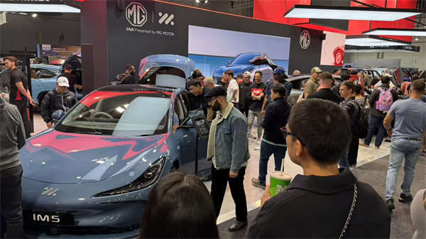 智己汽车正式登陆澳大利亚，双车闪耀墨尔本车展